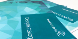 BarteltGLAS Referenz Produktkatalog gestapelt